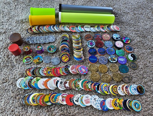 Pogs mixed lot tokens - lot, w/